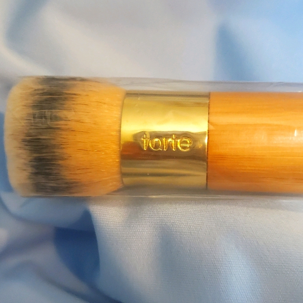 Set of two Tarte makeup brushes